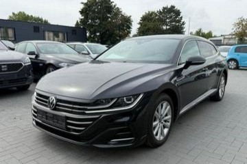R-Line | Automat | Plug-In | Alcantara | Virtual | Navi | FV23%